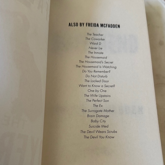 The Boyfriend by Freida Mcfadden - Picture 3 of 5